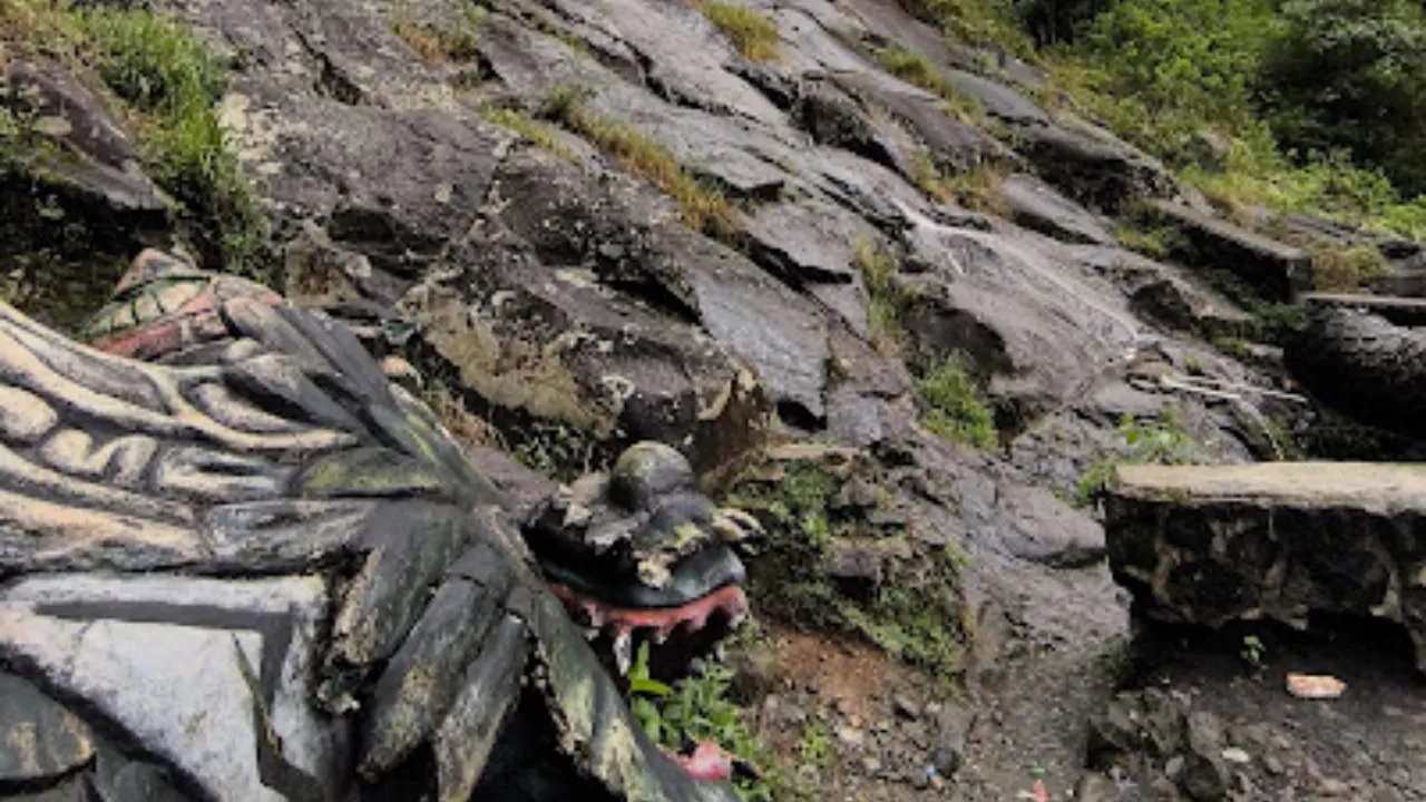 Watu Tlatar Gunung Telomoyo