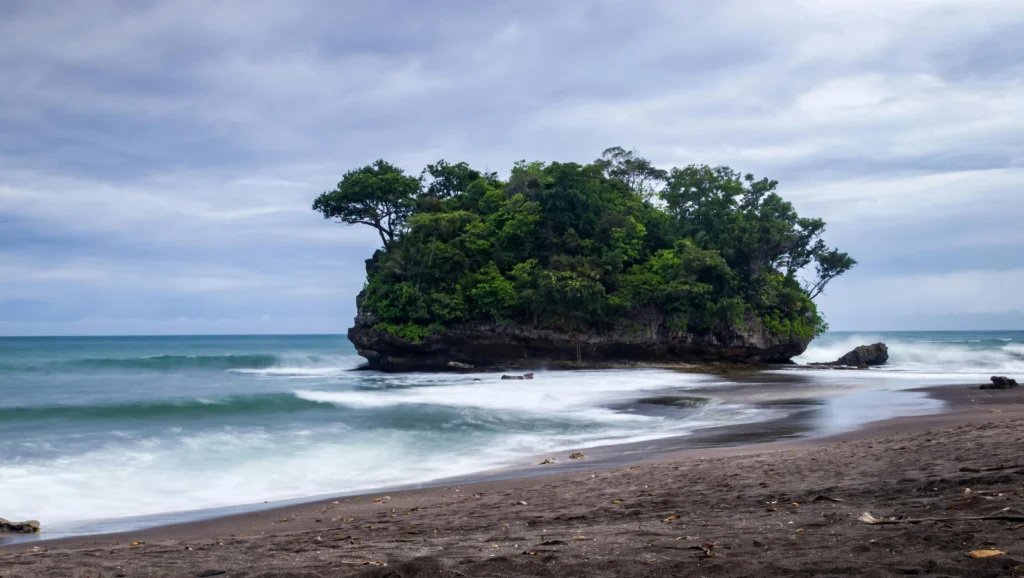 Wisata Pangandaran Pantai Madasari