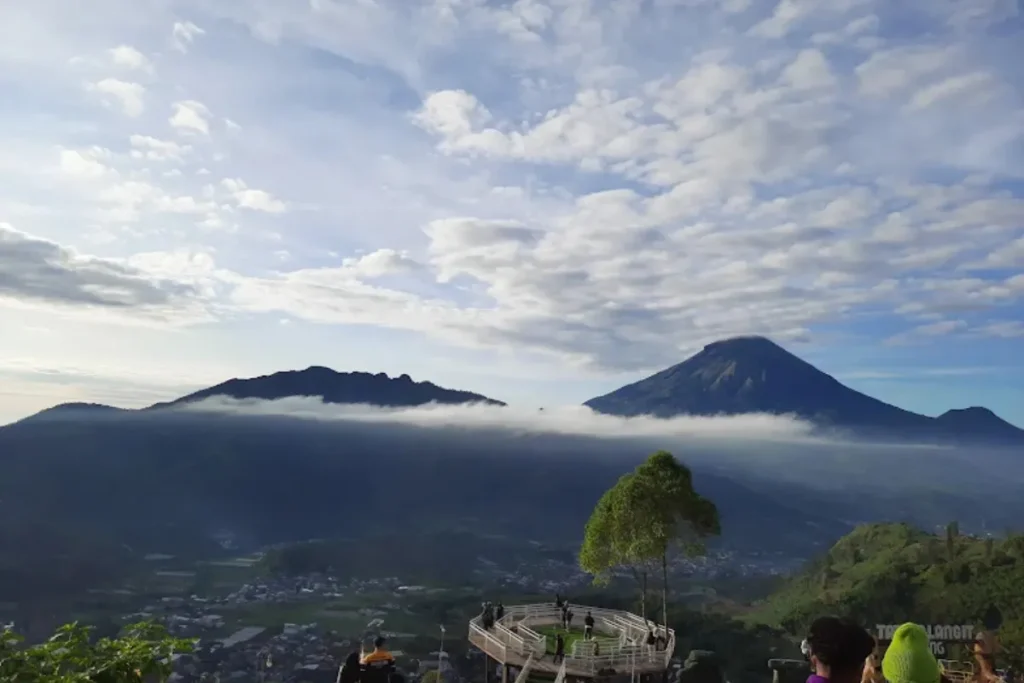 wisata Dieng terbaru di Gardu Pandang Tieng