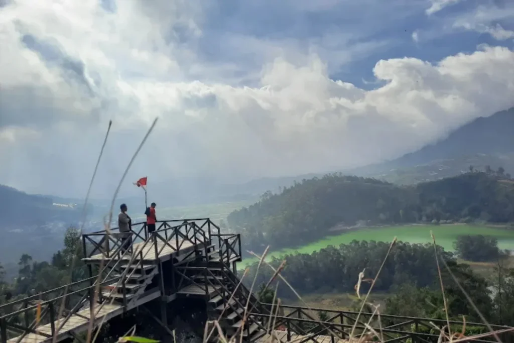 wisata Dieng terbaru di Jembatan Merah Putih