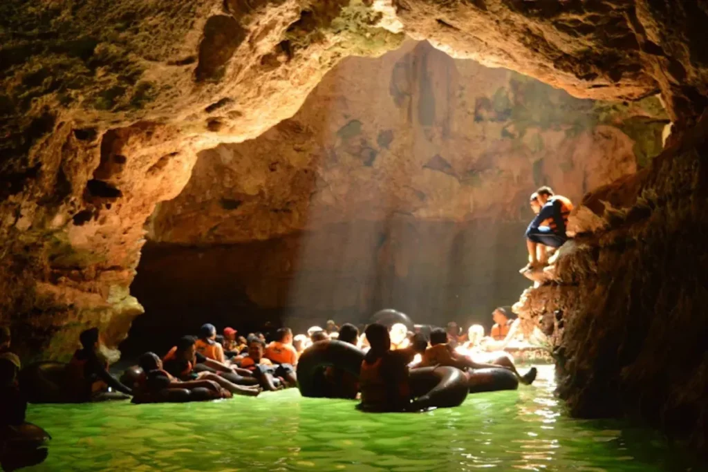 wisata alam Jogja Gua Pindul
