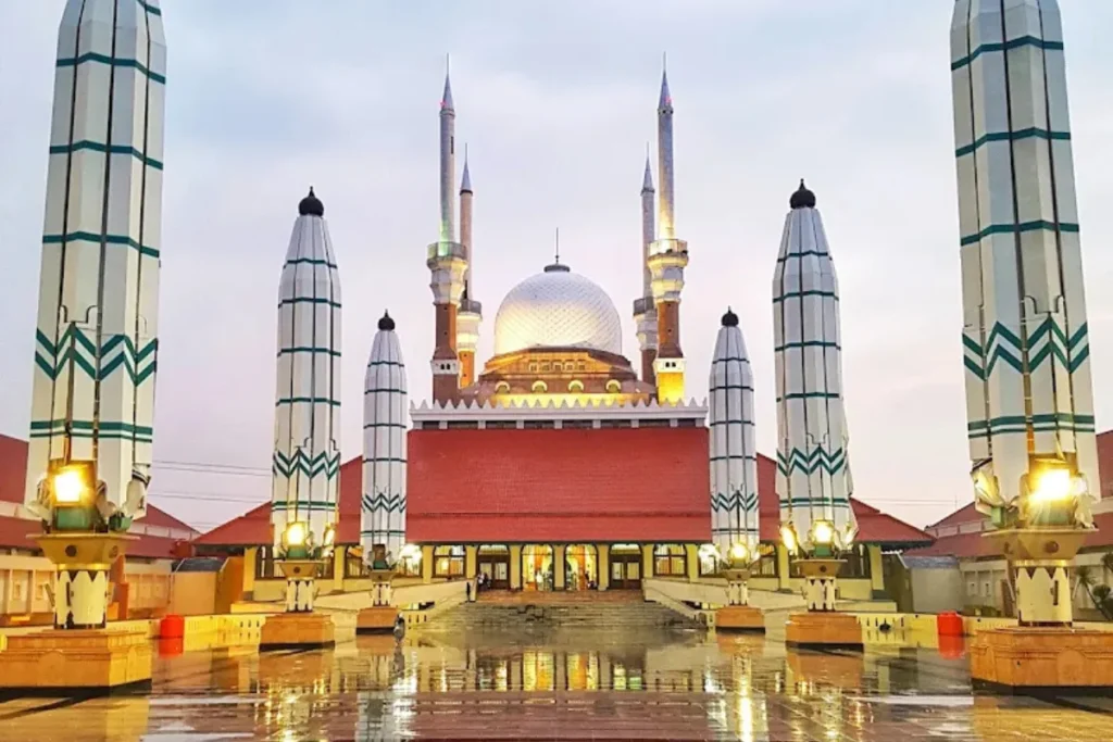 wisata religi di Masjid Agung Jawa Tengah