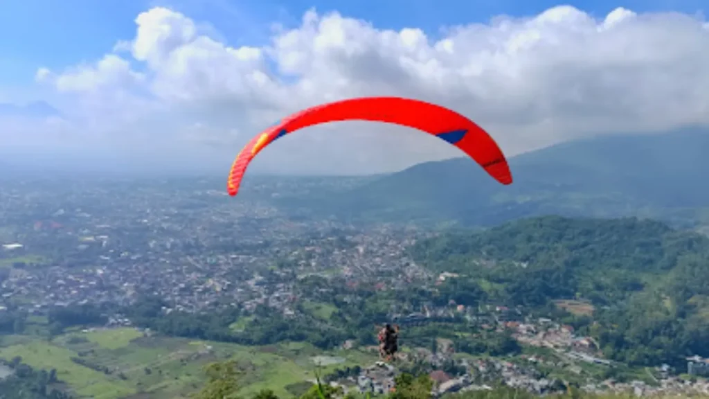 Wisata Paralayang Batu Malang