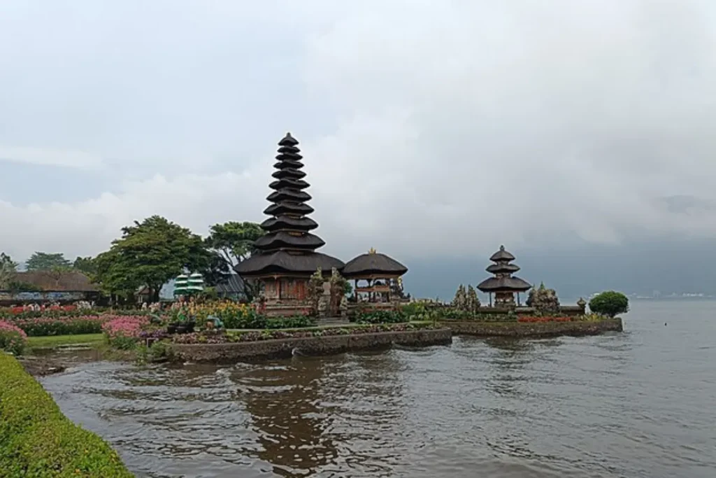 Danau Beratan