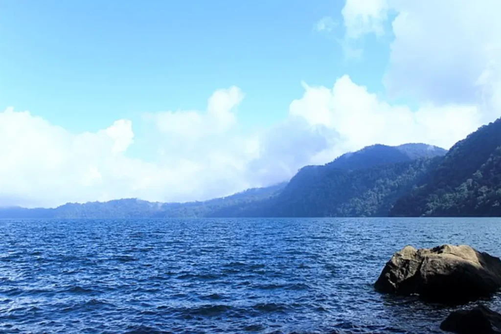 Danau Gunung Tujuh